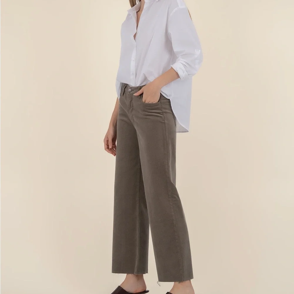 Kut from the Kloth Meg Corduroy




Meg Corduroy High Rise Wide Leg - Picture 3 of 10